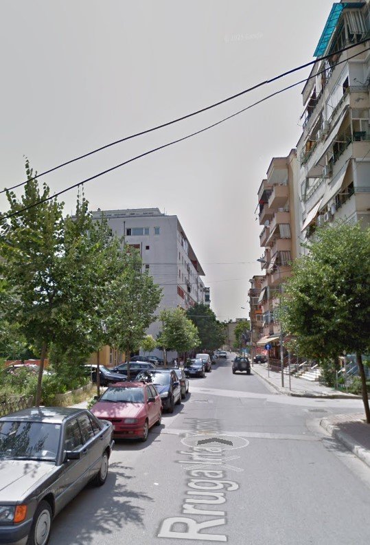 Shitet, Apartament 1+1, Rruga Irfan Tomini